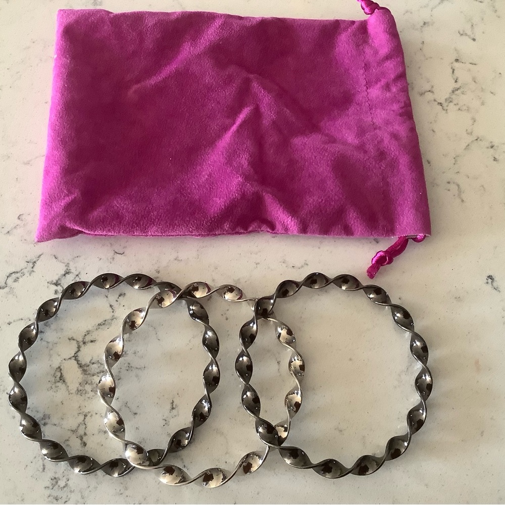 Ann Taylor womens sliver based 3 pc wristlet bangles